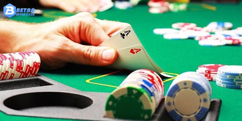 Vòng cược quan trọng khi tham gia đánh Poker tại Bet88